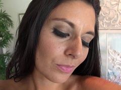 Amatør, Pik sutte, Brunette, Ældre lækkre kvinde, Fodjob, Fisse, Barberet, Bryster