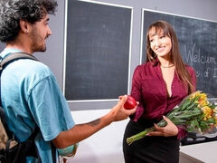 Leie, Grosser schwanz, Grosse titten, Blasen, Braunhaarige, Hundestellung, Hardcore, Milf