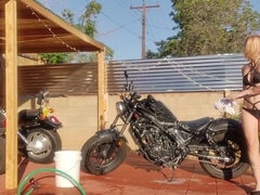 Bikini, Fingring, Onani, Utendørs