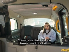 Boquete, Carrro, Transar de quatro, Interracial, Latina, Melharucos naturais, Piercing, Estudante