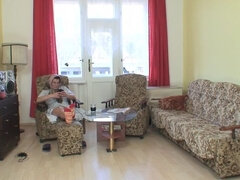 Pijpbeurt, Sperma in gezicht, Rijpe lesbienne, Geschoren