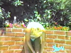 Bionda, Matura, All'aperto, Pantaloncini sintetici, Figa, Solo, Vibratore, D'annata