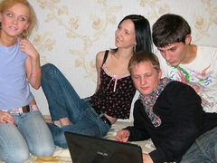 큰 음경, 금발의, 오랄섹스, 도기스타일, 포섬, 러시아인, 양말, 빈티지