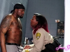 Velika rit, Črnke, Okrogla, Temnopolti, Debeluške, Hardcore, Milf, V uniformi