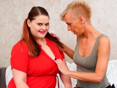 Store smukke kvinder, Hundestilling, Bedstemor, Hæle, Lesbisk, Rottehaler, Kort hår, Strapon