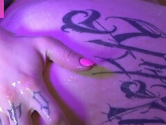 Anal, Culo grande, Tetas grandes, Penetracion con puños, Abierta, Sexo duro, Tatuaje