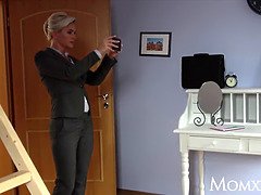 Store bryster, Give finger, Håndjob, Lesbisk, Slikning, Onani, Mor jeg gerne vil kneppe, Fisse