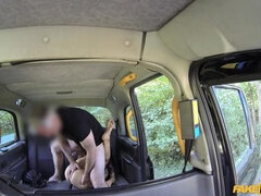 Amateur, Coche, Estilo perrito, Pajear, Lamidas, Al aire libre, Pov, Coño