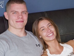 Amatoriale, Grande cazzo, Pompino, Da dietro, Tette naturali, Capelli corti, Magra, Ragazza