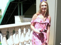 Kotě, Velký zadek, Blondýna, Kuřba, Hardcore, Různé pohledy, Na veřejnosti, Kouření