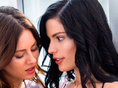 Пальцем, Поцелуи, Лесбиянка, Лизание, Киски, Стриптизерша, Молоденькие, Сиськи