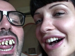 Baben, Stora tuttar, Avsugning, Brunett, Ungersk, Porrstjärnor, Tonåring, Tuttar