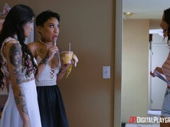 18 jaar, Grote mammen, Pijpbeurt, Bruinharig, Bedriegen, Sperma, Diep in de keel, Vrouw