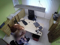 Czech couple money: Des relations steamy in the office with a loan agent