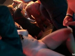 Blond, Dansing, Lesbisk, Slikking, Fest, Rødtopp, Swingers, Trekant