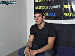 Muscled amateur stud jerks off after his first casting