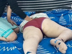 Isä, Intialainen, Suudella, Julkinen