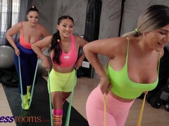 Stora tuttar, Tjeckisk, Ansikte sitter, Fingering, Slick, Kontor, Orgasm, Tuttar