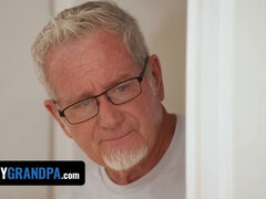 18 ans, Gros cul, Tir de sperme, Gorge profonde, Queue, Fétiche, Hd, Adolescente