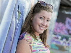 Stor røv, Store bryster, Blondine, Pik sutte, Håndjob, Udendørs, Barberet, Teenager