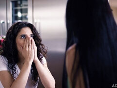 Gesztenyebarna, Ujjazás, Nyalás, Fehérnemű, Természetes mellek, Nuni, Sztrippelés, Tini