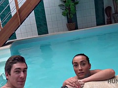 Amatoriale, Brunetta, Cazzo vecchio, Hardcore, Punto di vista pov, Sauna, Sedotta, Tette