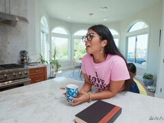 Αράβισσα, Μωρό, Μεγάλα βυζιά, Βυζαρού, Γλείψιμο, Μαμά, Pornstars, Μουνί