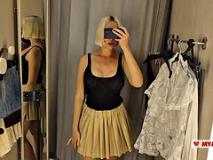 Smuk, Store bryster, Blondine, Påklædt sex, Blottere, Offentlig, Teenager, Kone