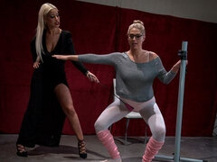 Zadek, Blondýna, Prstění, Líbání, Lesbické, Masturbace, Vyholené, Odstraňování