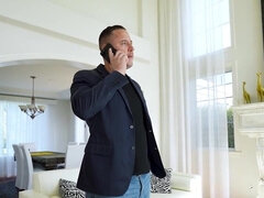 Tussi, Braunhaarige, Betrug, Kehlenfick, Schwanz, Handjob, Milf, Rau