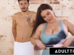 デカ尻, 巨乳な, イマラチオ, バック, 自然山雀, 現実, 三人, オッパイの