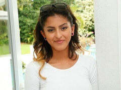 Soverom, Stor kukk, Kukk suging, Brunette, Bakfra, Latina, Tenåring, Pupper