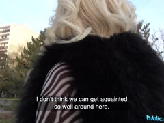 Amerikaans, Blond, Pijpbeurt, Hongaars, Buiten, Openbaar, Kut duiken, Vrouw