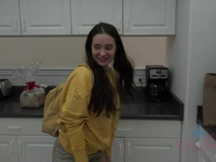 Zadek, Brunetka, Prstění, Líbání, Pička, Kouření, Svádění, Kozičky