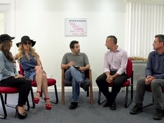 Intervju, Blondin, Brunett, Otrohet, Creampie, Milf, Naturliga tuttar, Fru