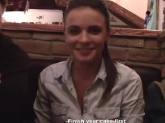 Store pupper, Kukk suging, Kjæreste, Brunette, Ansiktssperm, Kjæreste, Penger, Trekant