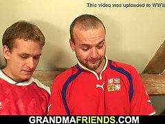 Vakker, Blond, Kukk suging, Cougar, Milf, Mamma, Stemor, Trekant