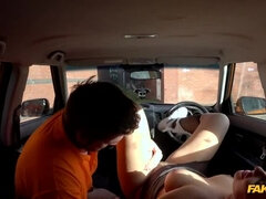 Arsch, Blasen, Auto, Spermaladung, Europäisch, Lecken, Natürlichen titten, Tätowierung