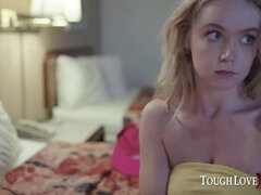 Baby sitter, Blonde, Maigrichonne, Adolescente