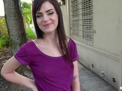 Amerikai, Kisbaba, Lóvé, Természetes mellek, Szabadban, Nézőpont, Tetkó, Begyek