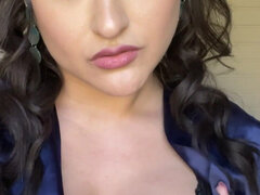 Gros seins, Lingerie, Mère que j'aimerais baiser, Fête, Petite femme, Solo