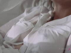 Szőke, Fétis, Csókolózás, Leszbikus, Nyalás, Természetes mellek, Nuni, Valóság