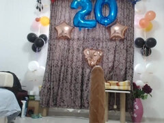 Amatéři, Velké kozy, Dildo, Masáž, Sólo, Teenka, Kozičky, Hračky