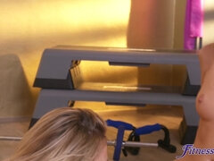 お尻, ブロンド, フェラチオ, 顔射, 手コキする, なめる, オナニー, オッパイの