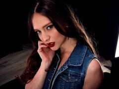 Popó, Kézimunka, Csókolózás, Fehérnemű, Érett feleség, Vöröshajú, Leborotvált, Harisnya