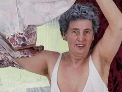 Amatööri, Iso perse, Isot tissit, Paksu, Sormetus, Vanhempi, Lyhyt tukka, Strippaus