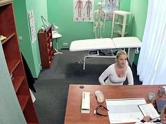 Blondi, Tirkistelijä