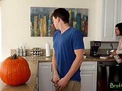 Красивые, Блондинки, Брат, Брюнетки, Кончили внутрь, Сестра, Мачеха, Молоденькие