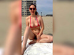 Tara flashing Off Her poon On NON-Nude Public Beach!