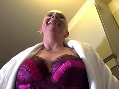 Lul, Omie, Hardcore, Hd, Rijpe lesbienne, Kut duiken, Zuigen, Tatoeage